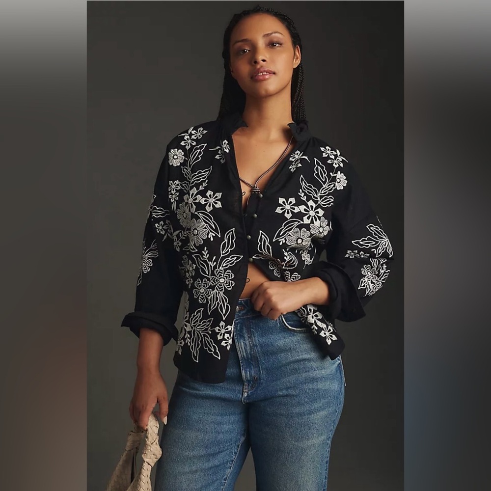 Pilcro Black and White Floral embroidered top sz S - Picture 9 of 12